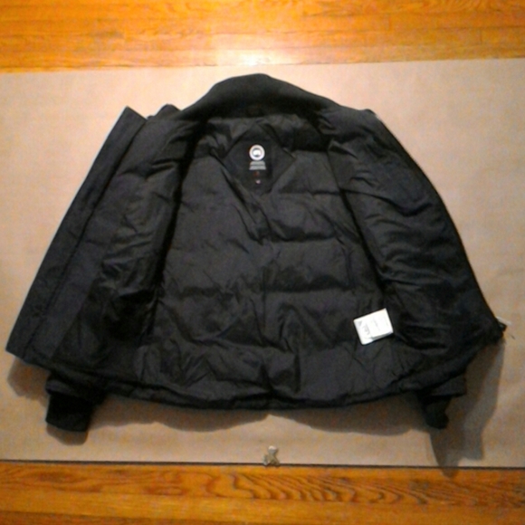 CANADA GOOSE WOOLFORD DOWN BOMBER NAVY NWOT - Picture 13 of 13